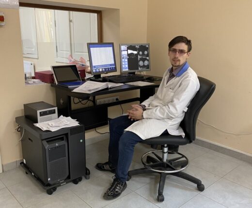 У лікарні працює лiкар-радіолог (рентгенолог)